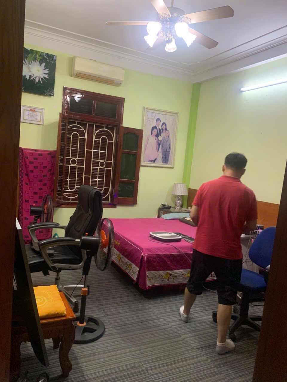 Cho thuê nhà ngõ ô tô Nguyễn Hoàng Tôn, 5 tầng x 100m2, 4 ngủ, 3 vệ sinh, 15 Triệu - Ảnh chính